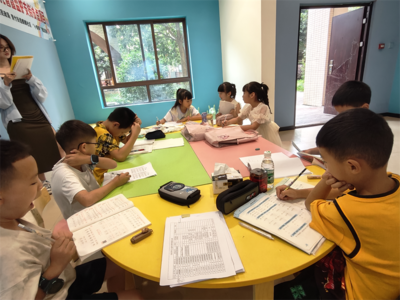 青神縣青竹街道 “快樂(lè)小東坡·童伴托管”公益班，點(diǎn)亮孩子多彩假期